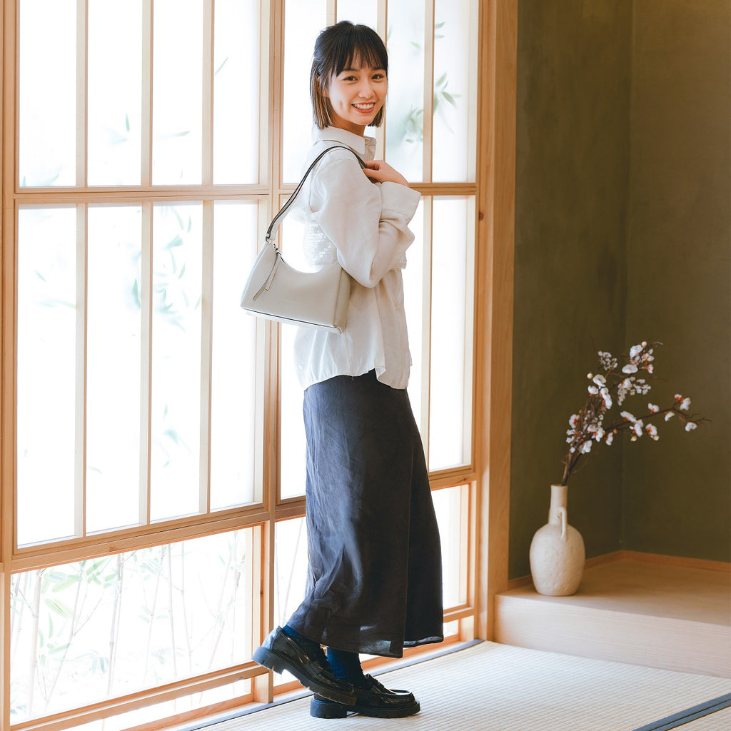 Samuel Ashley - Cameron Leather Shoulder Bag in light grey