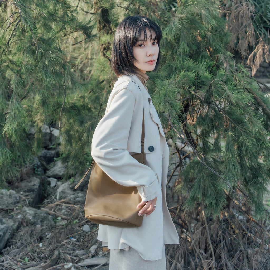 Samuel Ashley - Narissa Leather Bucket Bag in smooth clay