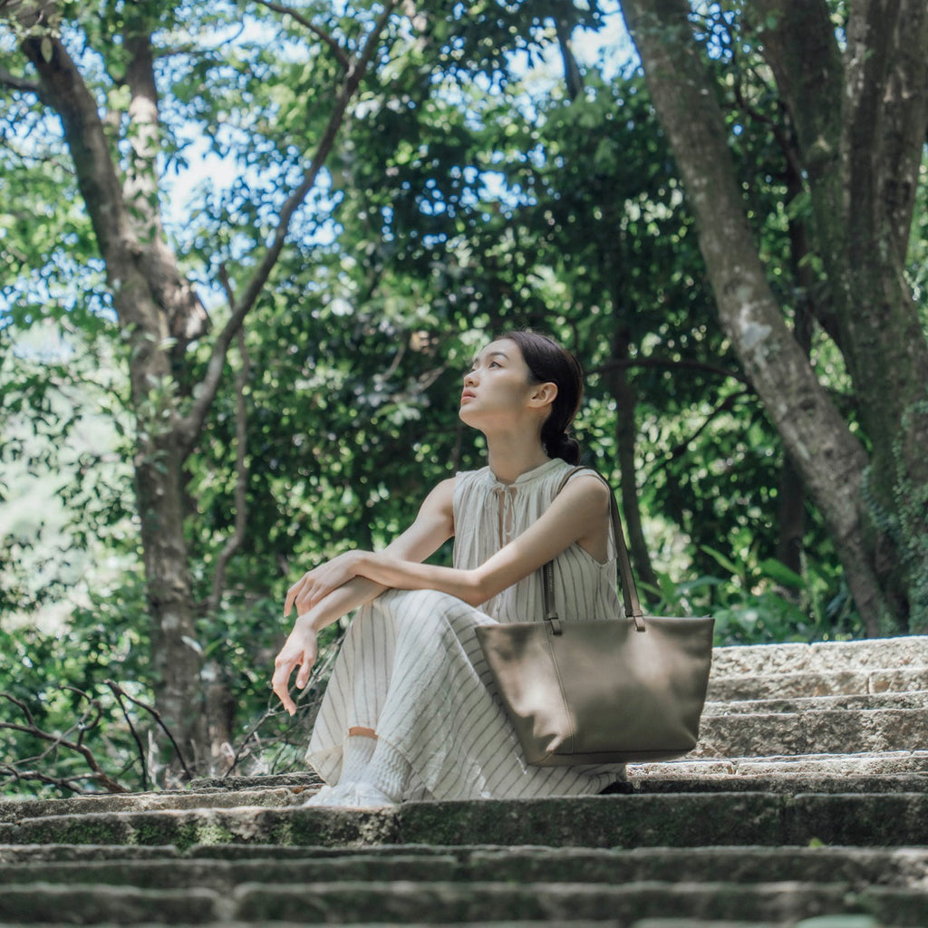 Samuel Ashley - Clementine Leather Tote Bag in stone