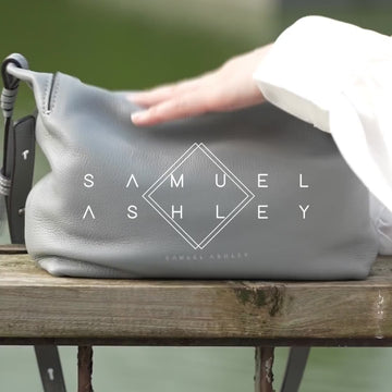 Samuel Ashley - Shelly Leather Crossbody Bag in ash grey
