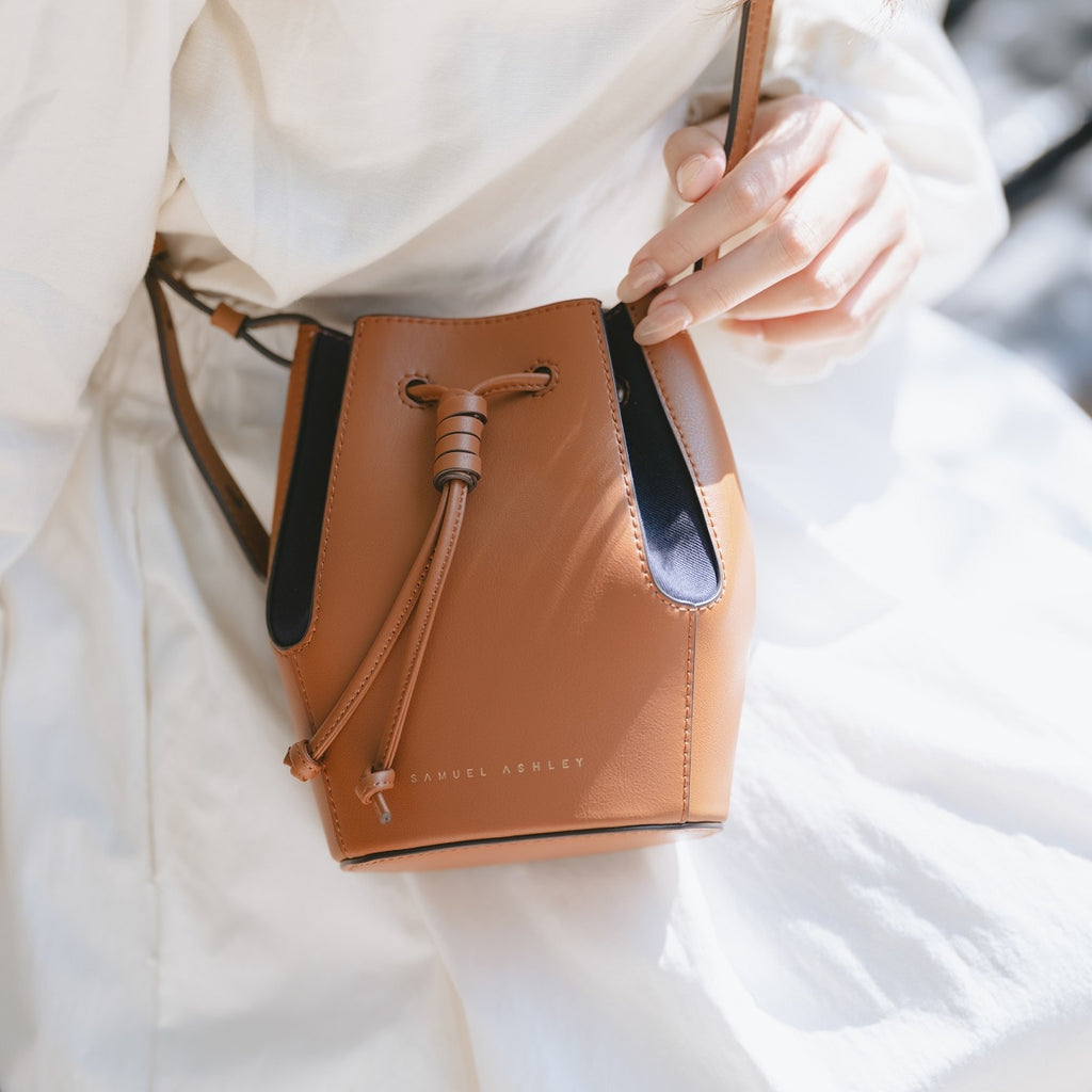 Samuel Ashley - Mini Chantal Drawstring Leather Bag in brown